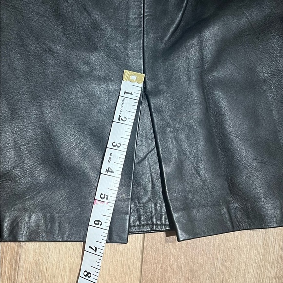 VTG Vintage Sleek Timeless Elegant Black Leather Silk Lined Skirt - Picture 9 of 9